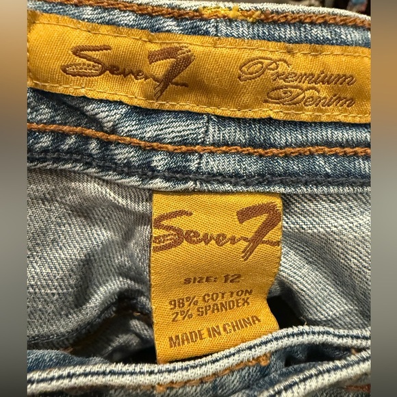 Seven7 Denim Flare Jean Light Wash Back Pocket Detail Women’s Size 12 - Picture 4 of 4